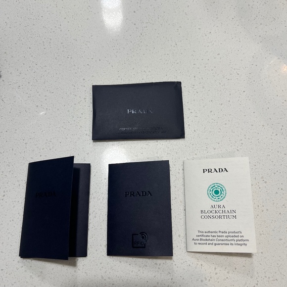 Prada Re-Edition 2005 Saffiano Leather Bag - Picture 2 of 16